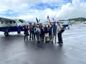 Hawk Alof, independent visitors and our staff Diovelis Guerrero and Carlos Betahncourt at the runway in Meteti, ready to go back to Panama City